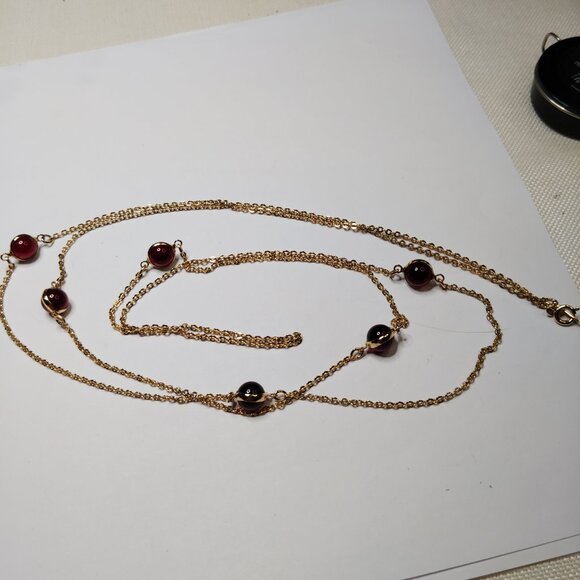Vintage Avon 44" Gold Tone Chain Necklace Red Glass Orbs Spring Clasp - Picture 6 of 9
